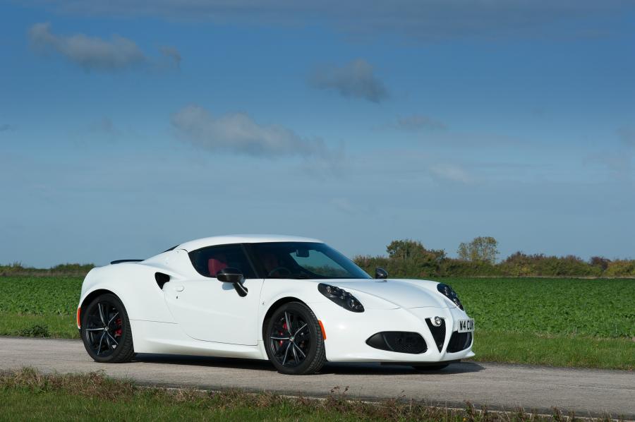  Alfa Romeo 4C 2015 года  (UK) (фото 16 из 45)